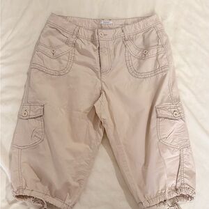 dressbarn Light Beige Cargo Capris